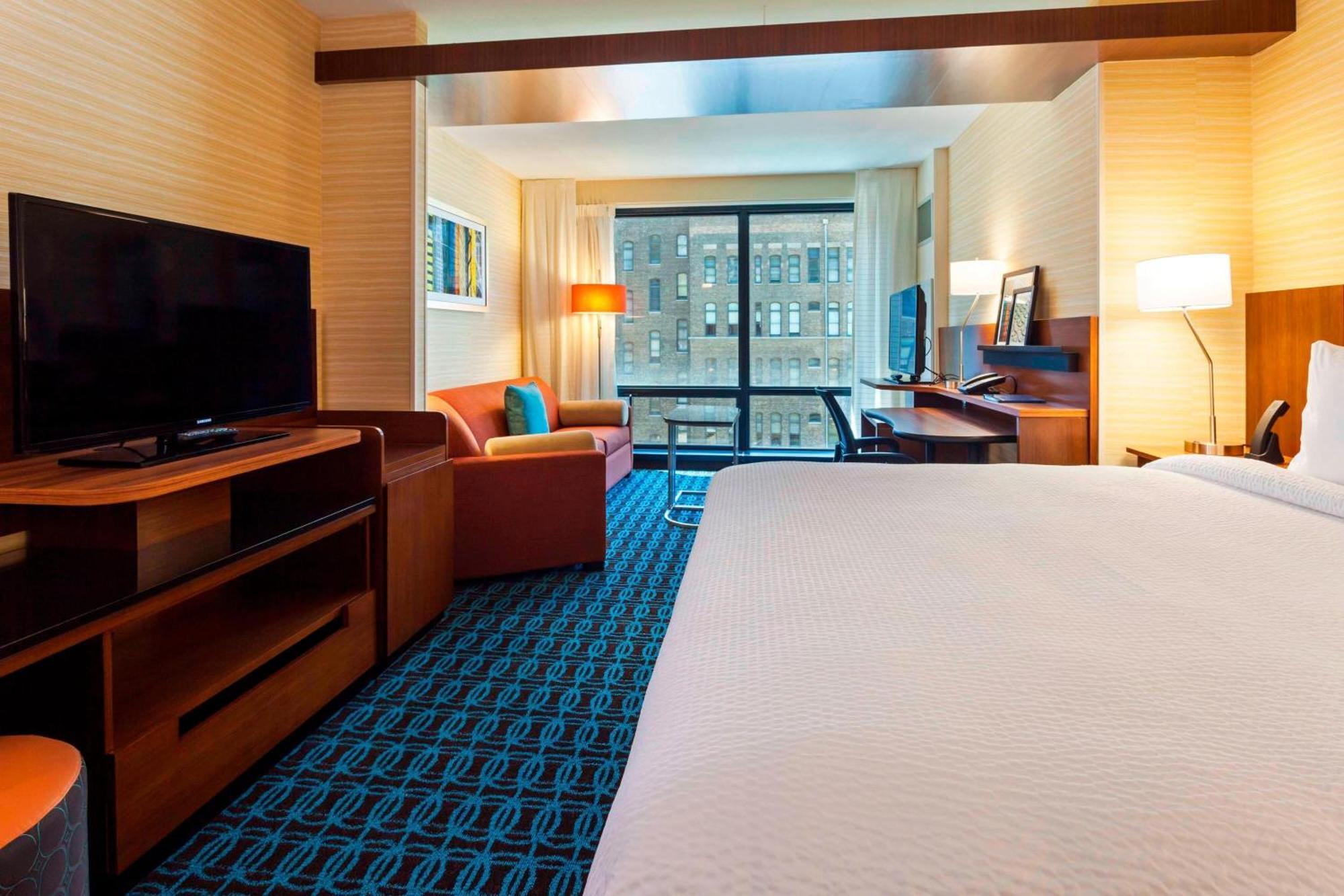Fairfield And Downtown-river North Hotel 3*
