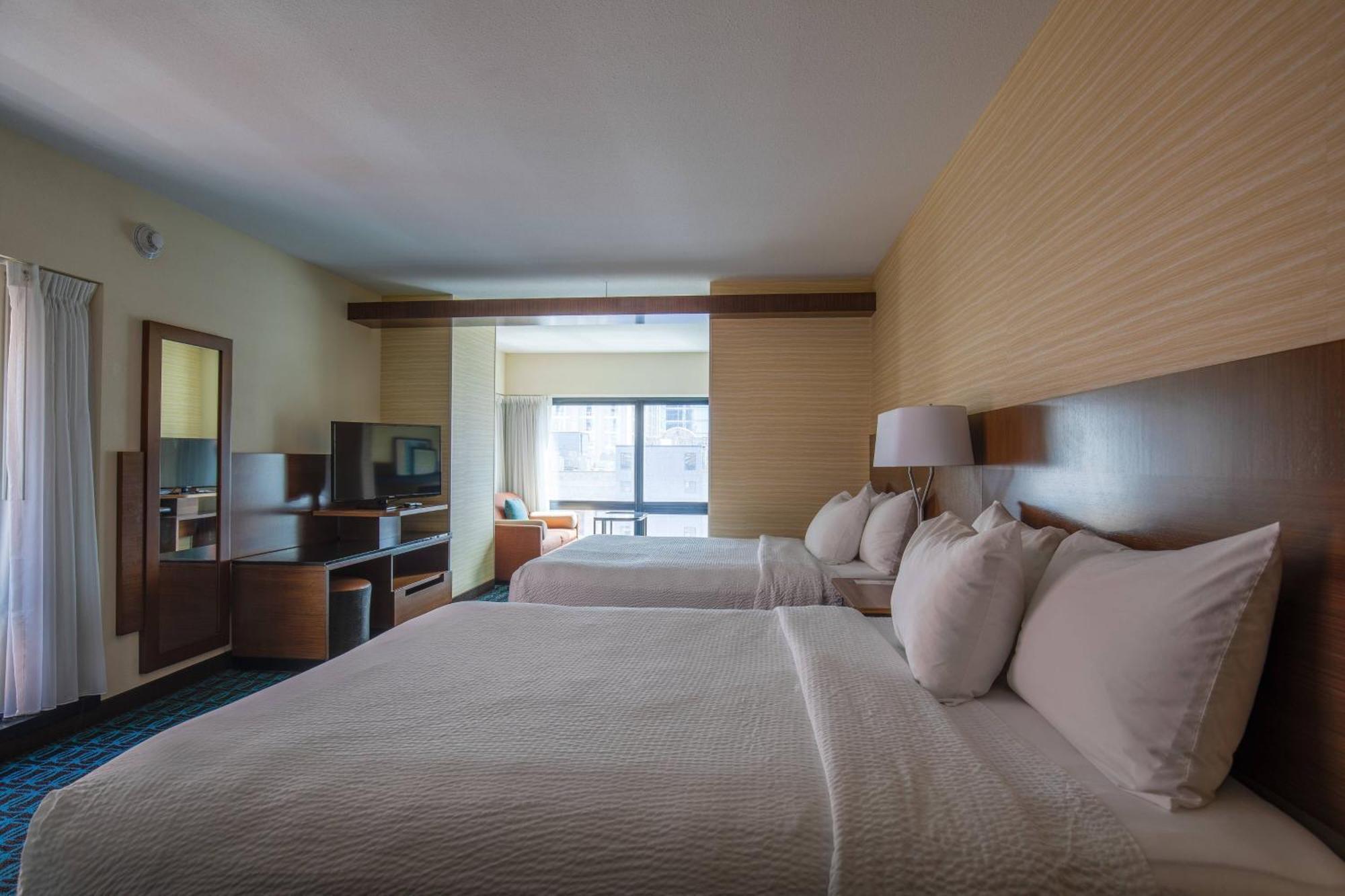 Hotel Fairfield And Downtown-river North 3*