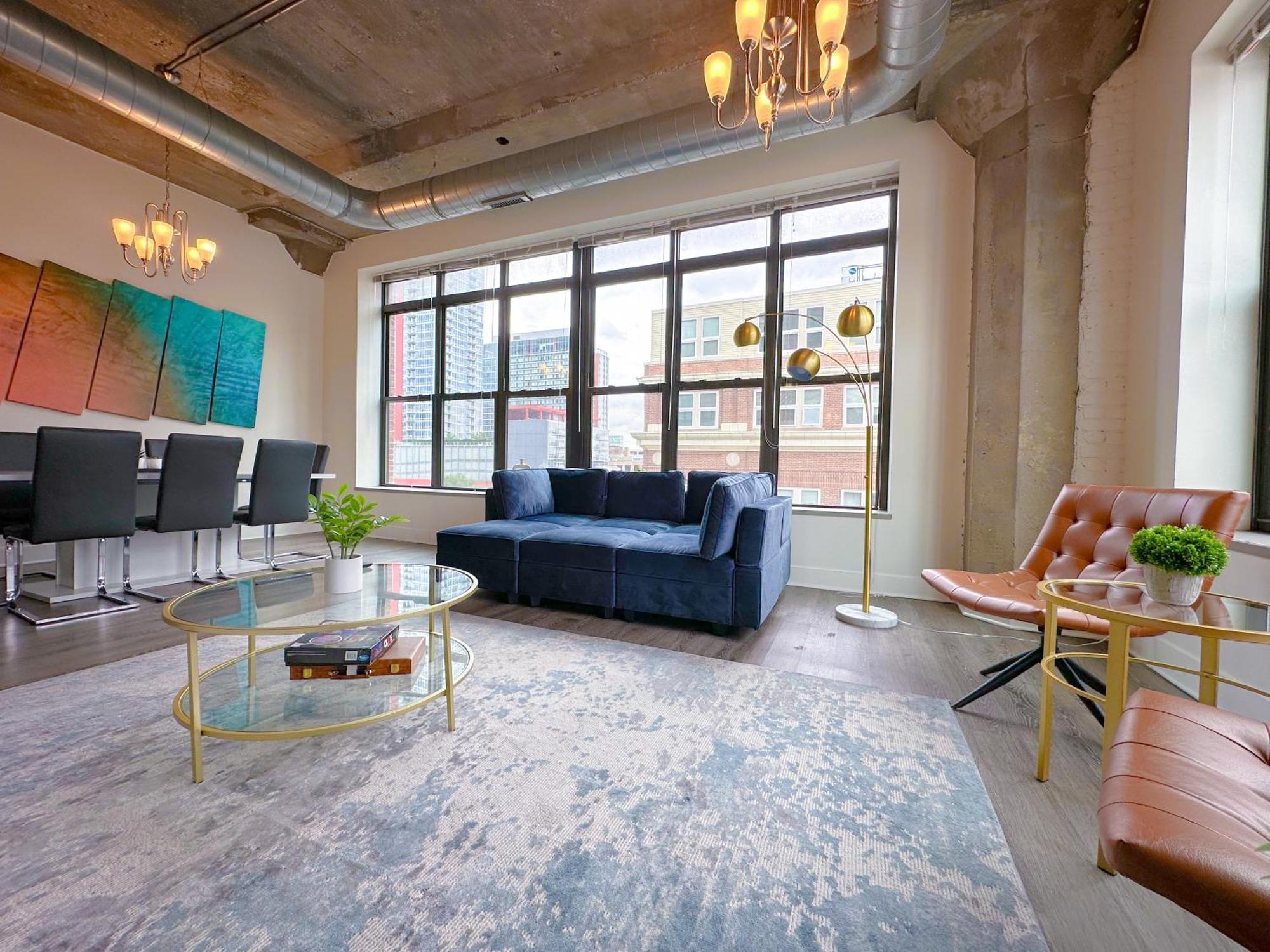 Apartment Spacious And Luxurious 3br Near Mccormick Place And Soldier Field With Optional Parking - Sleeps 10 *