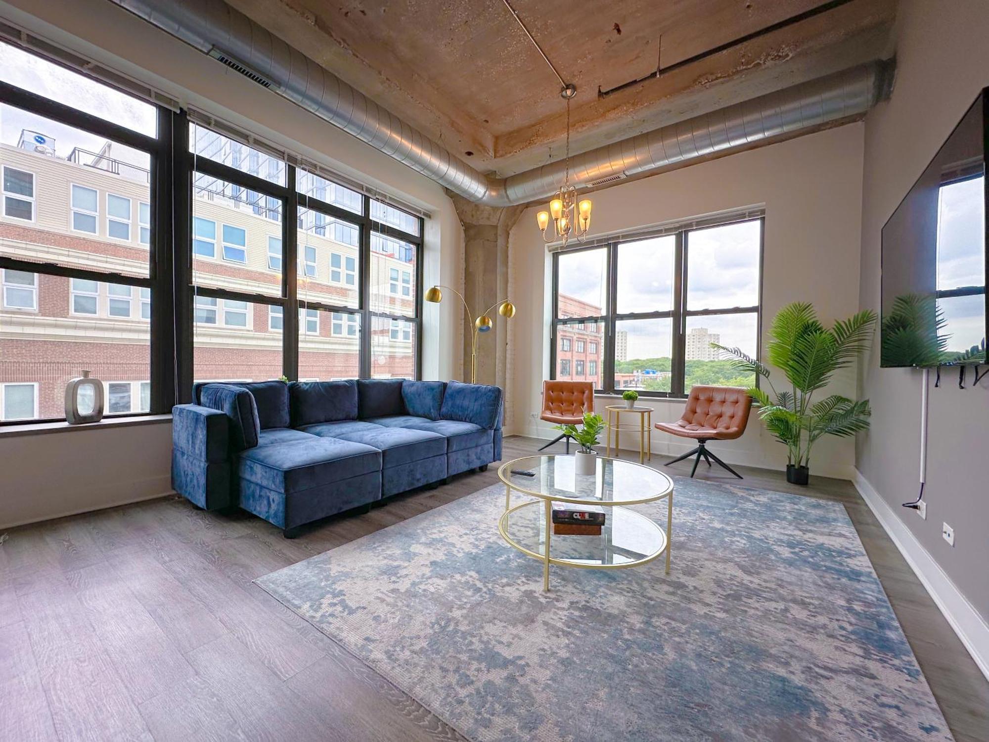 Apartment Spacious And Luxurious 3br Near Mccormick Place And Soldier Field With Optional Parking - Sleeps 10