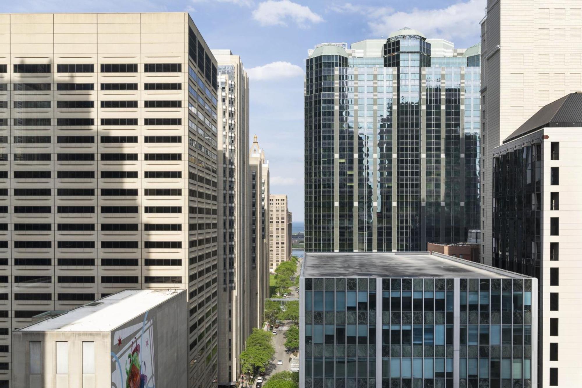 By Marriott Downtown Magnificent Mile Hotel Chicago