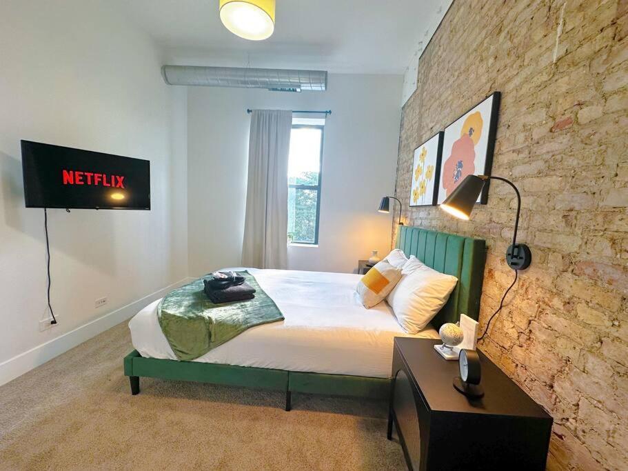 Apartment Mccormick 3bd-2ba With Optional Parking On State Street Chicago
