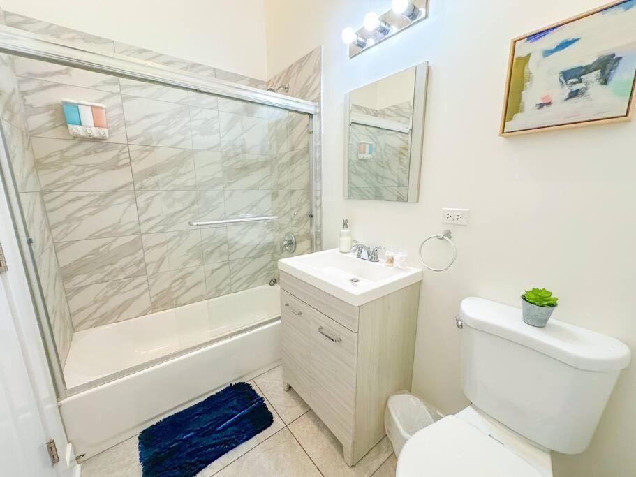 Mccormick 3bedroom And 2bath With Optional Parking - State St Chicago