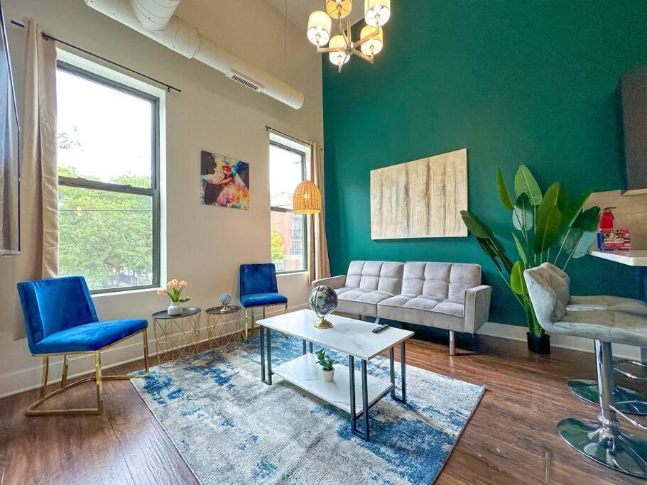 Mccormick 3bedroom And 2bath With Optional Parking - State St Apartment *