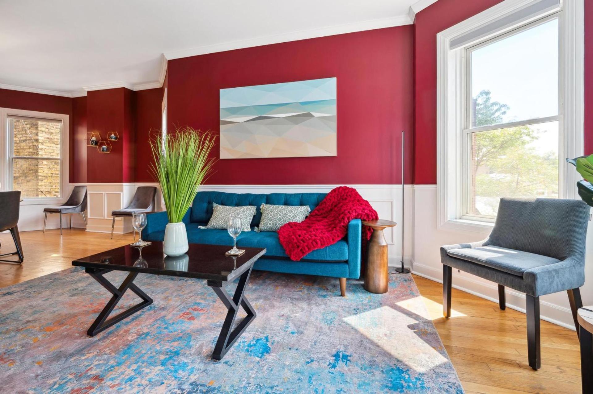 Wrigley 2br, 1ba With Free Parking