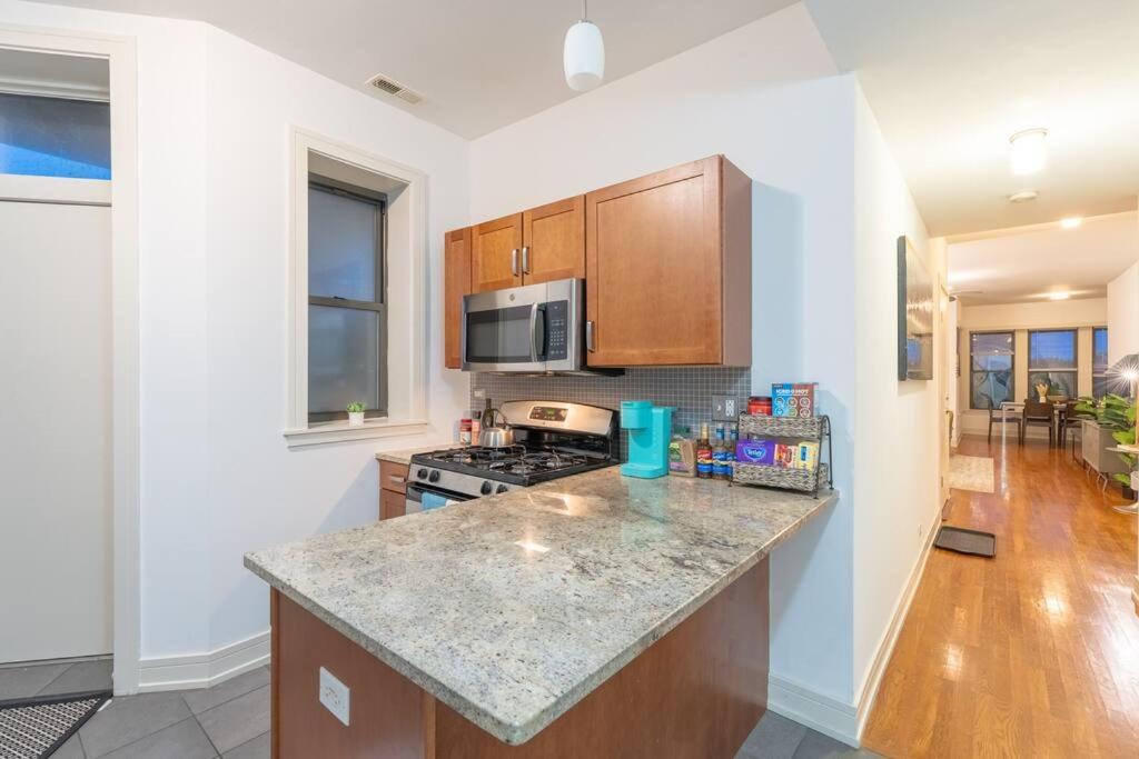 3br Prime Hyde Park Location Near Uchicago And Dining Apartment *