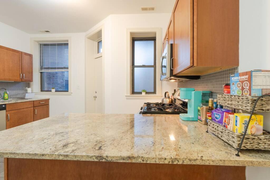 3br Prime Hyde Park Location Near Uchicago And Dining