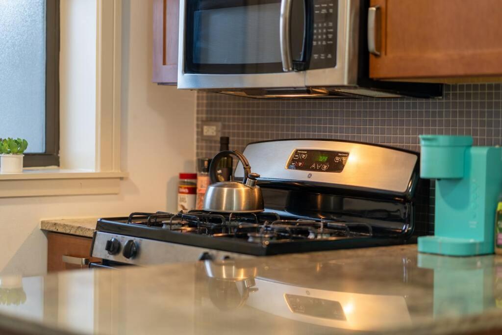 3br Prime Hyde Park Location Near Uchicago And Dining *