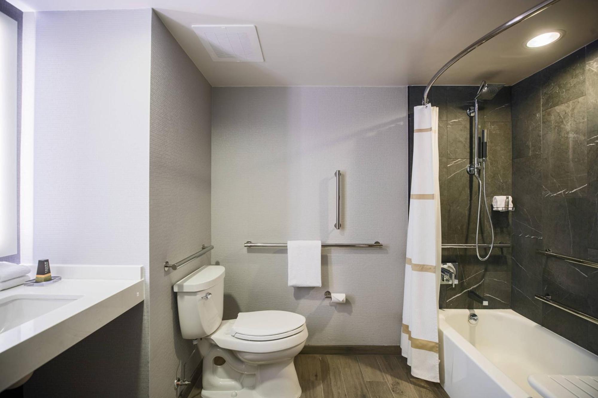 Courtyard By Marriott At Medical District-uic 3* Chicago