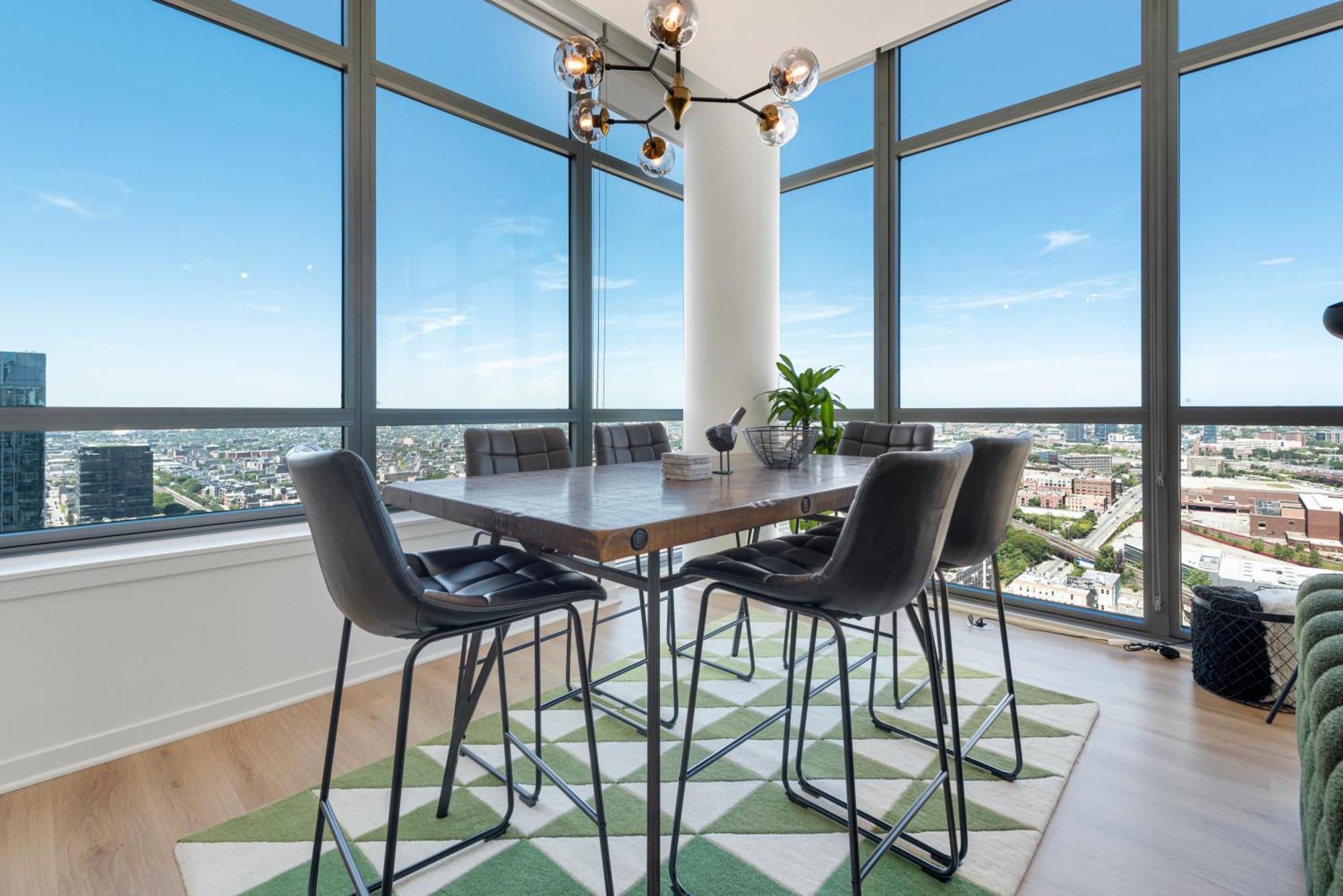 K2 Sky High With Stunning Views In West Loop Apartment Chicago