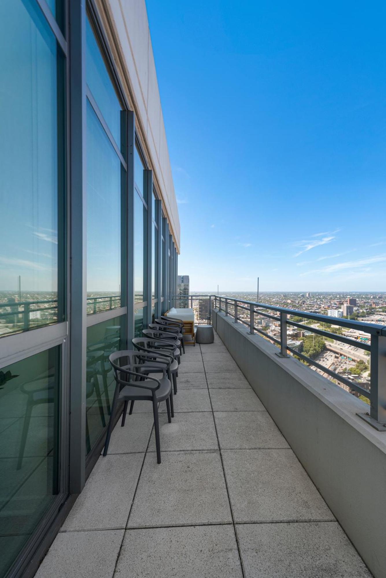K2 Sky High With Stunning Views In West Loop Apartment *