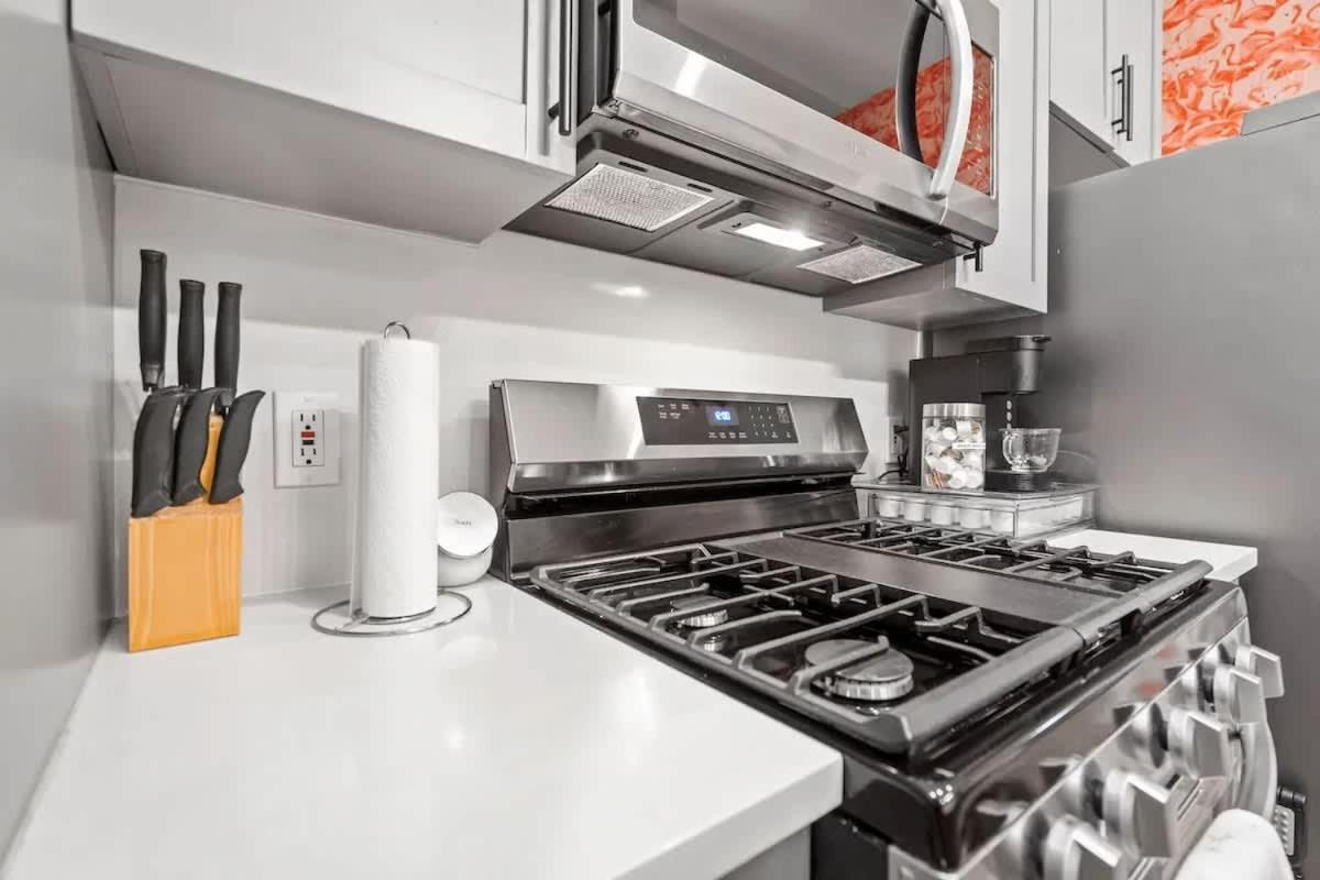 Apartment 2 Bd 2 Ba Bucktown Safari Flat *