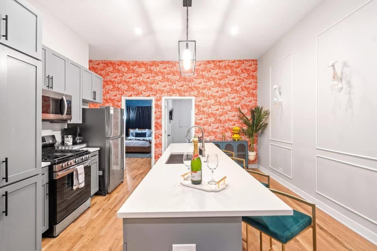 2 Bd 2 Ba Bucktown Safari Flat Apartment *