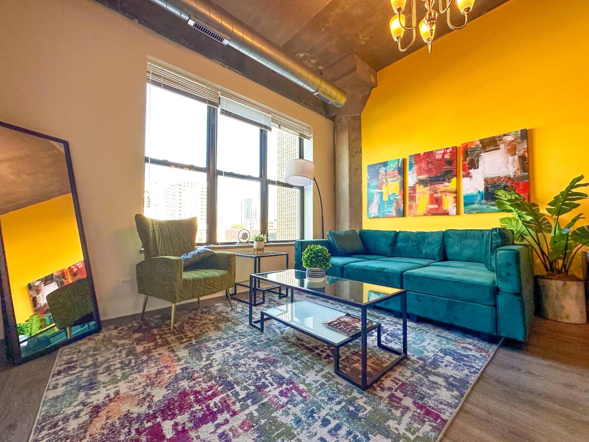 Mccormick 2br-2ba Family Unit For Up To 8 Guests With Skyline View, Optional Parking & Gym *