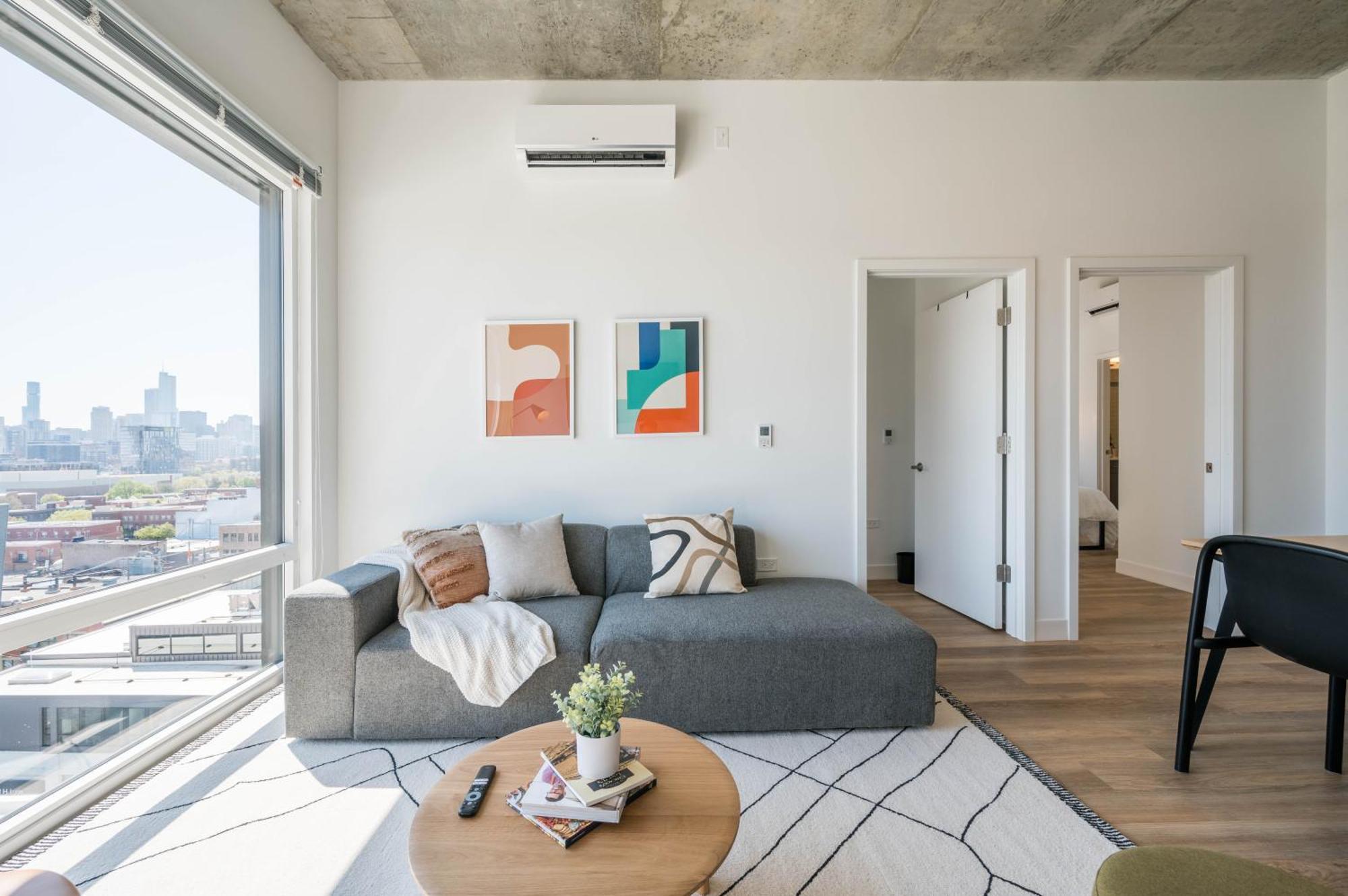 Living Grand 4 Bedroom By Lincoln Park Apartment