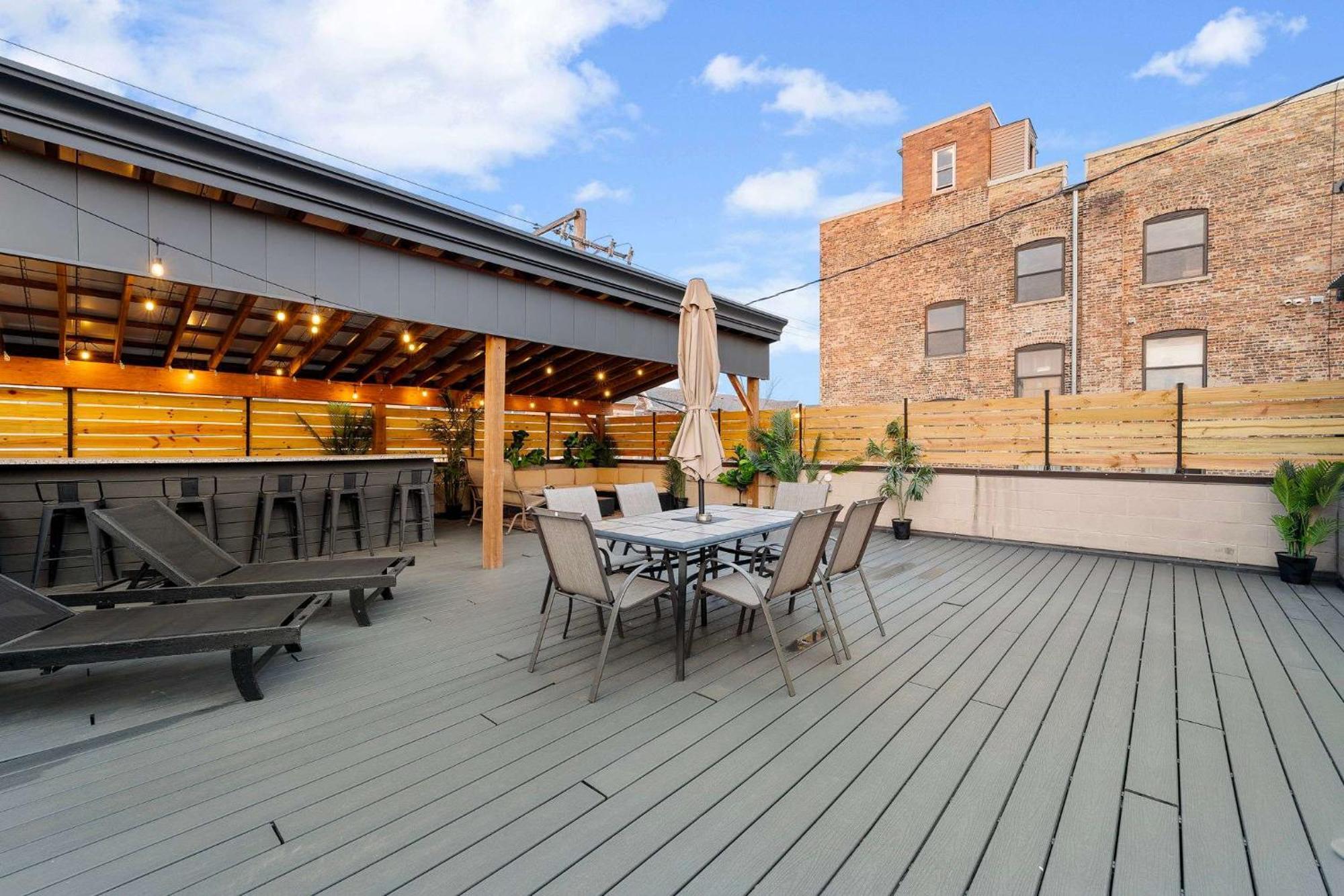 Mid-century Gem By United Center Holiday home Chicago