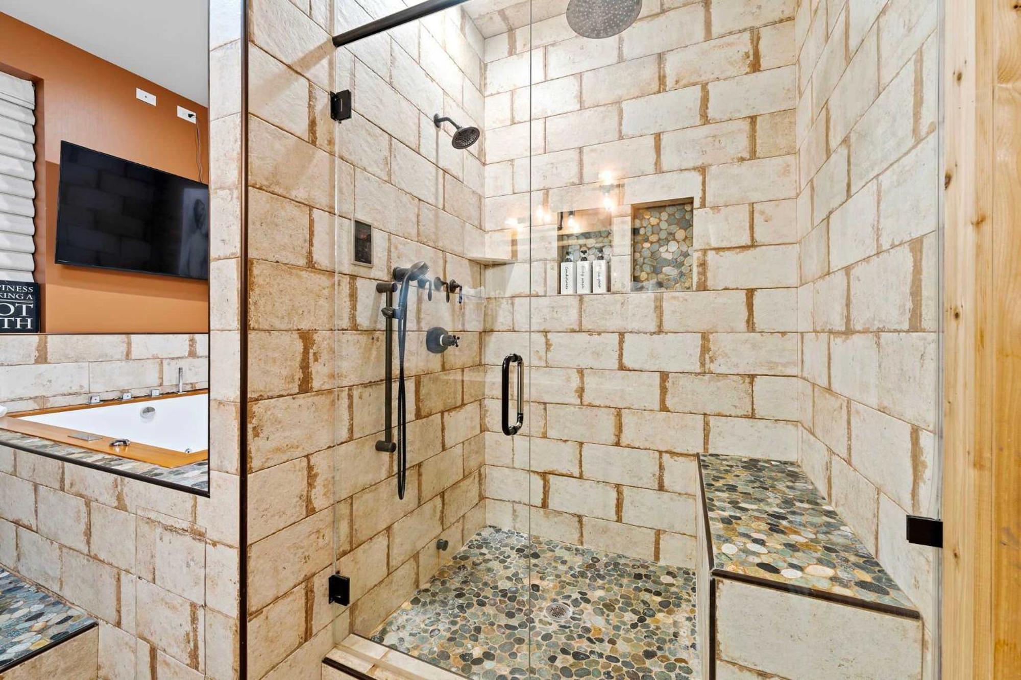 Mid-century Gem By United Center Holiday home Chicago