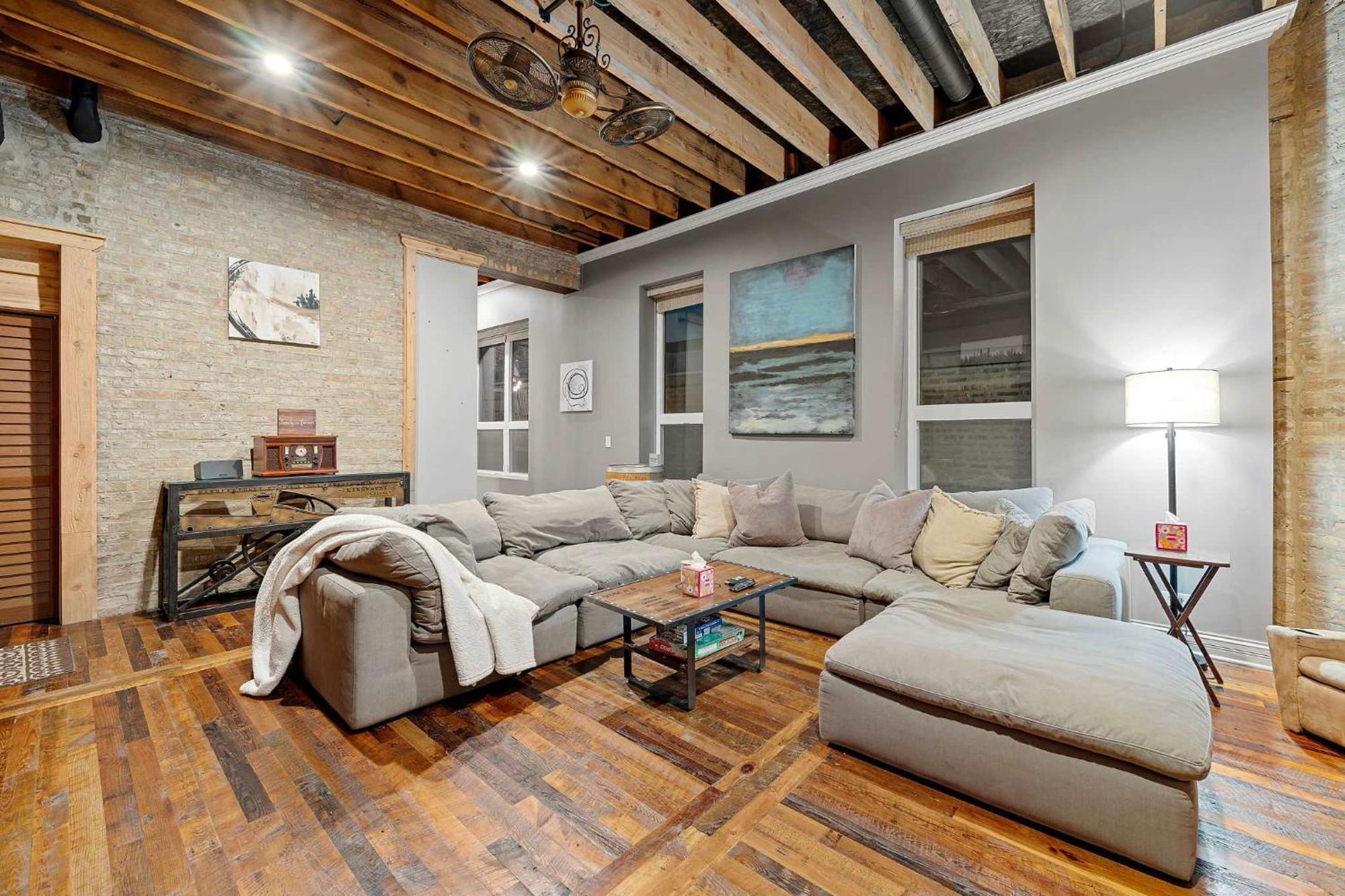 Mid-century Gem By United Center Holiday home Chicago