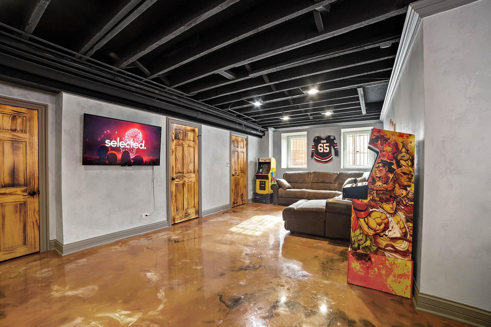 Mid-century Gem By United Center Holiday home *