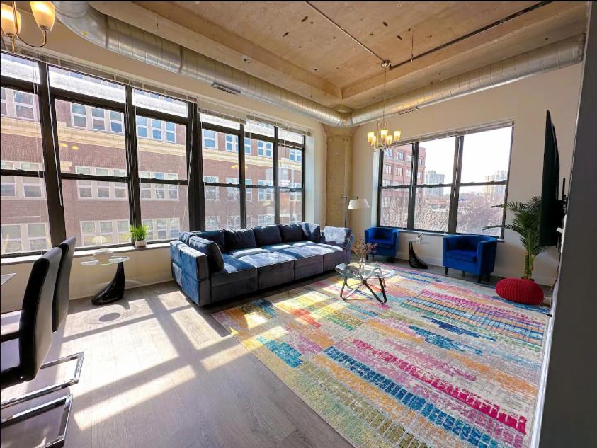 Mccormick Place: Spacious 3br Family Haven Apartment *