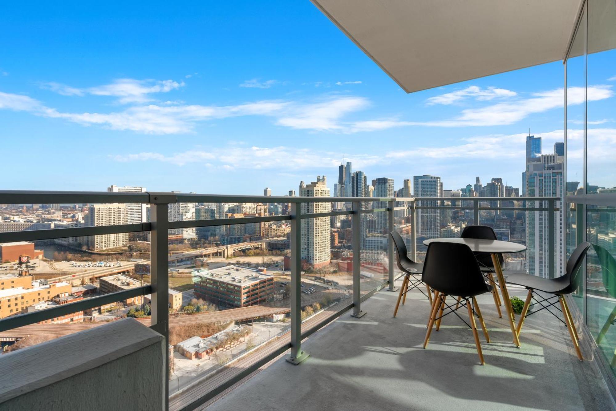 Apartment K2 Sky High With Stunning Views In West Loop Chicago