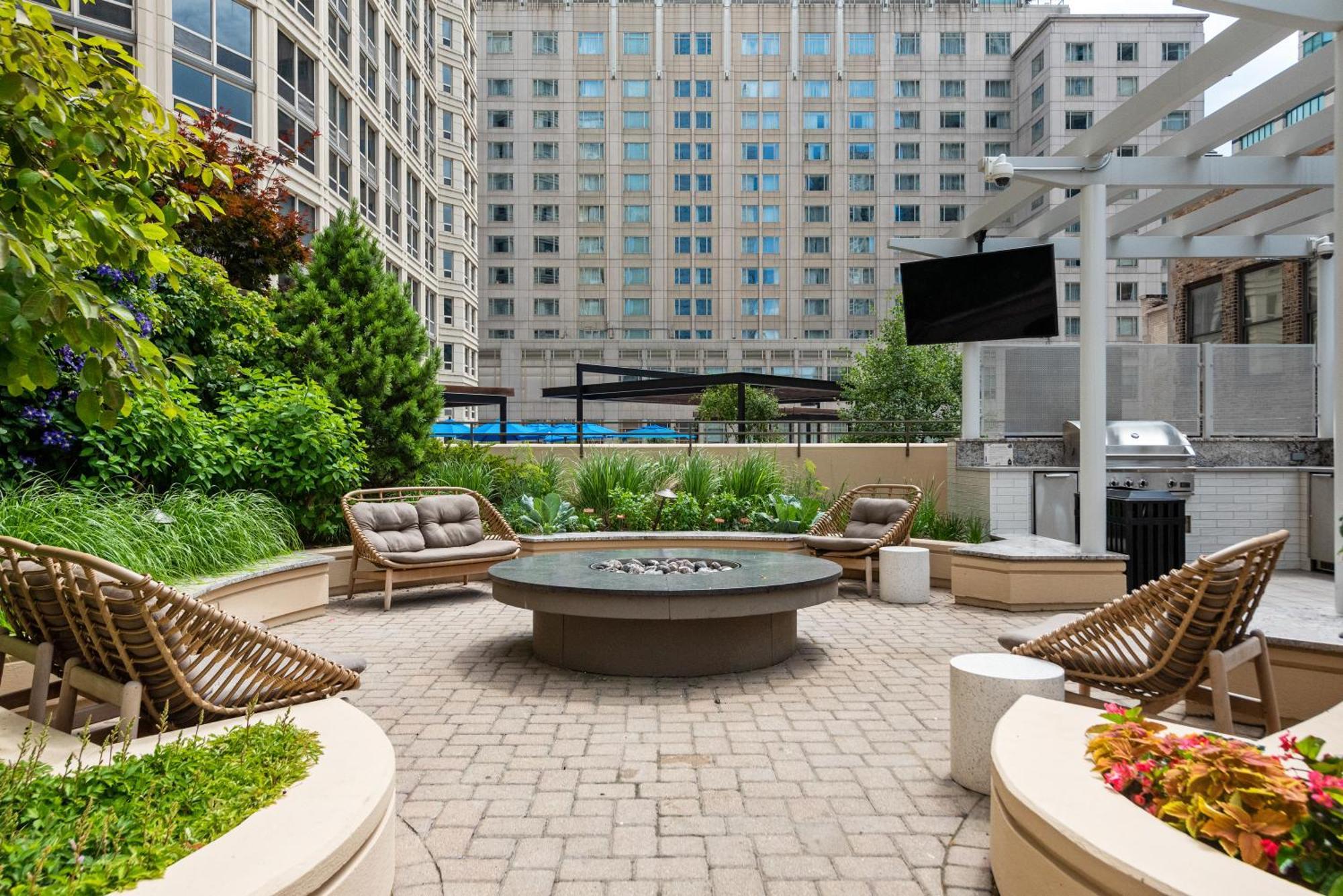The Bernardin Gold Coast Luxury Near Magnificent Mile Apartment Chicago