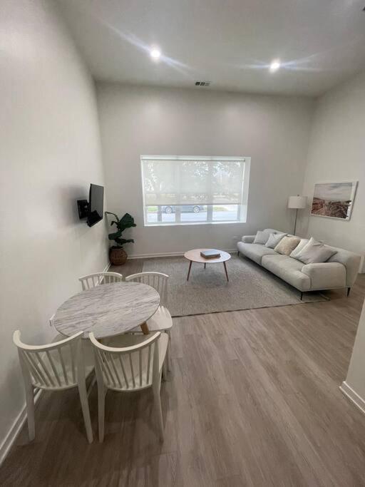 Charming 3bd Urban Oasis In The Heart Of Apartment