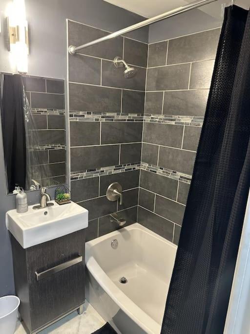 Apartment Experience Elegance At Paramount *