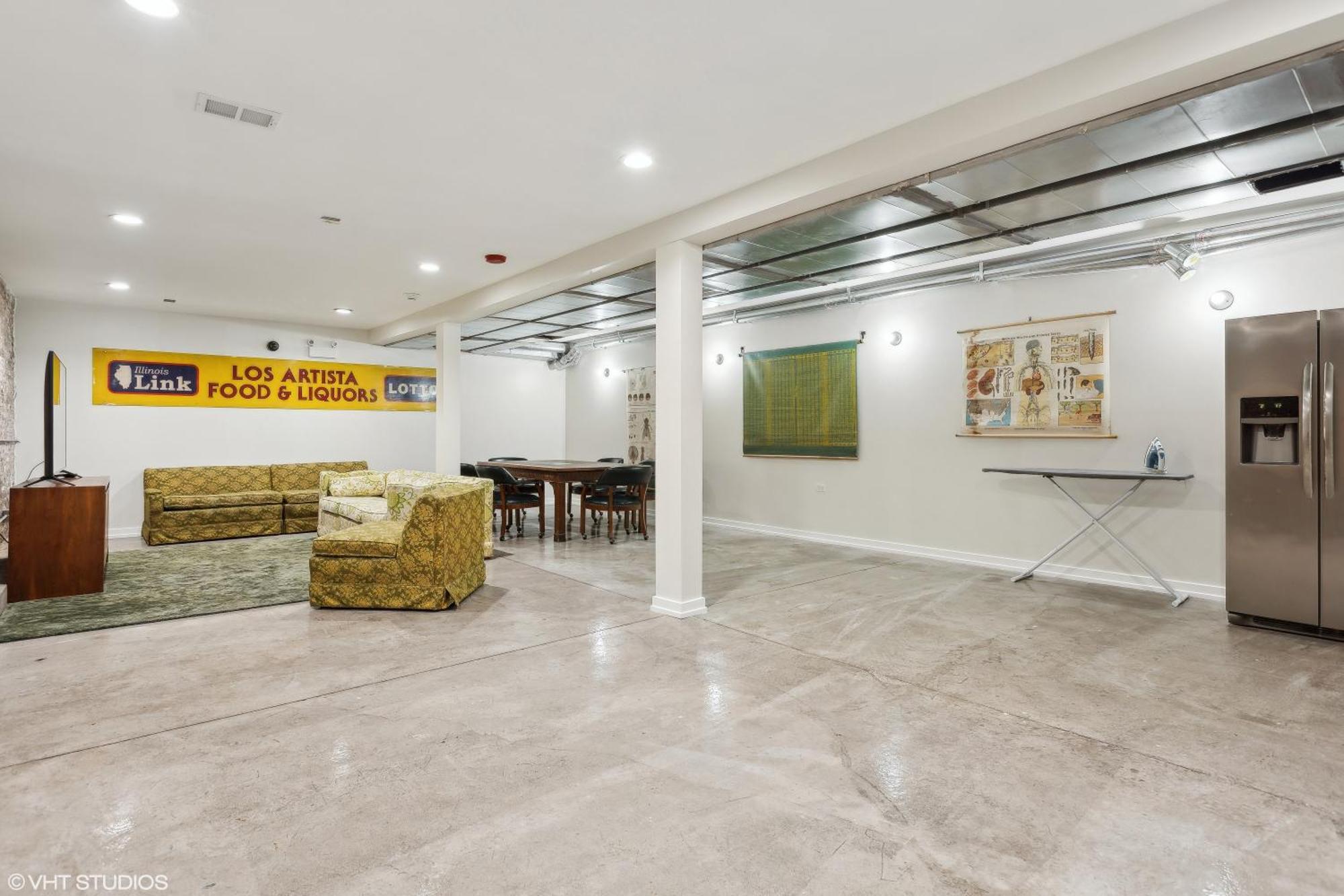 Logan Square Sro Hotel *