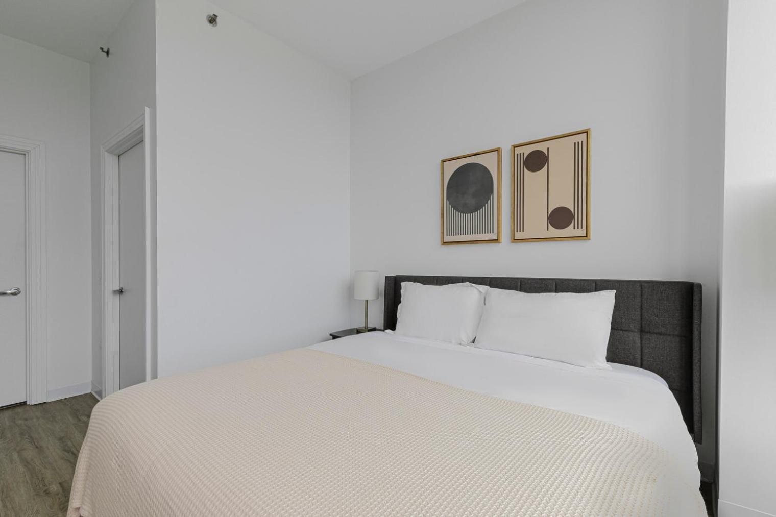 Apartment W Loop 2br W Gym Pool In Heart Of Greektown Chi-540 *