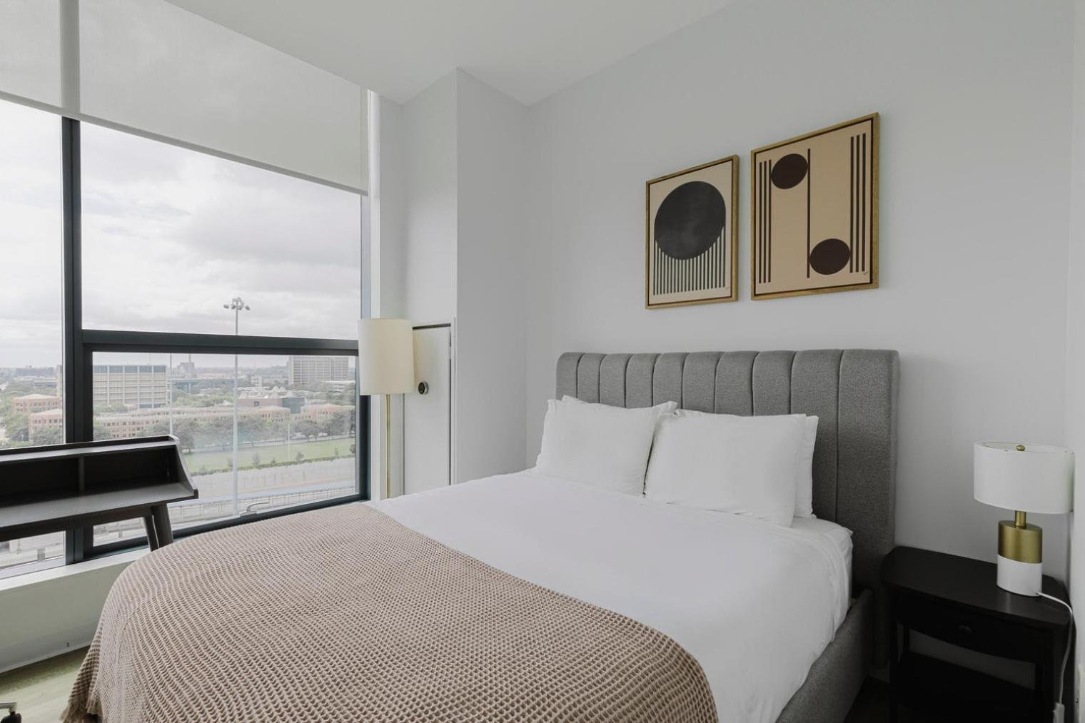 W Loop 2br W Gym Pool In Heart Of Greektown Chi-540 Chicago