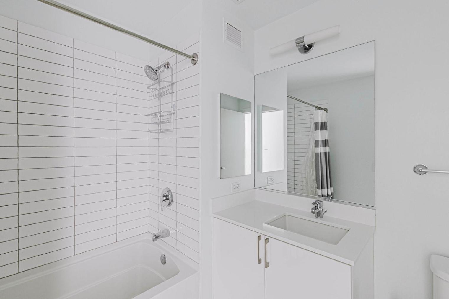 W Loop 2br W Gym Pool In Heart Of Greektown Chi-540 Apartment Chicago