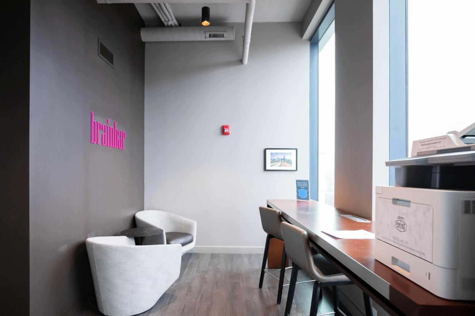 W Loop W Gym Pool In Heart Of Greektown Chi-532 *