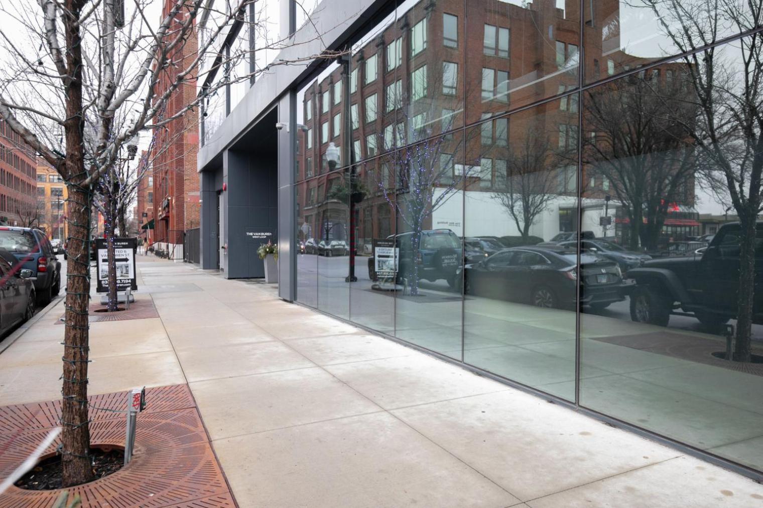 W Loop W Gym Pool In Heart Of Greektown Chi-532 * Chicago