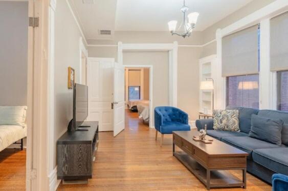 Chic & Cozy 4br In Lakeview Near Wrigley Field Chicago