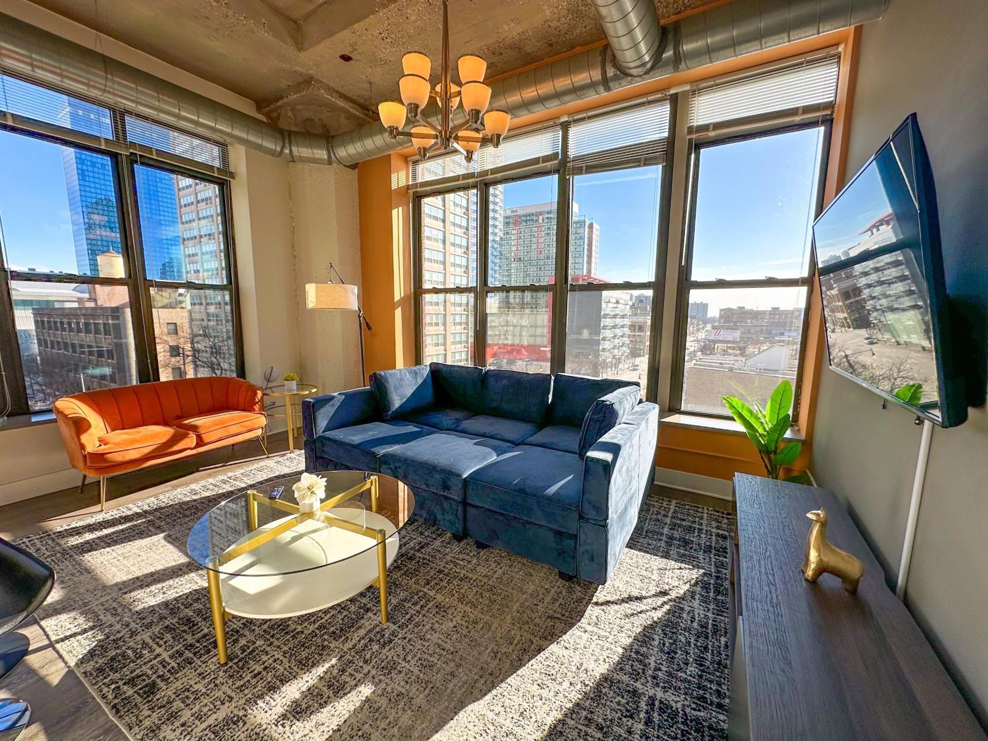 South Loop 2br Corner Unit With Natural Light, Optional Parking And Guest Access Near Downtown And Mccormick Place Apartment *