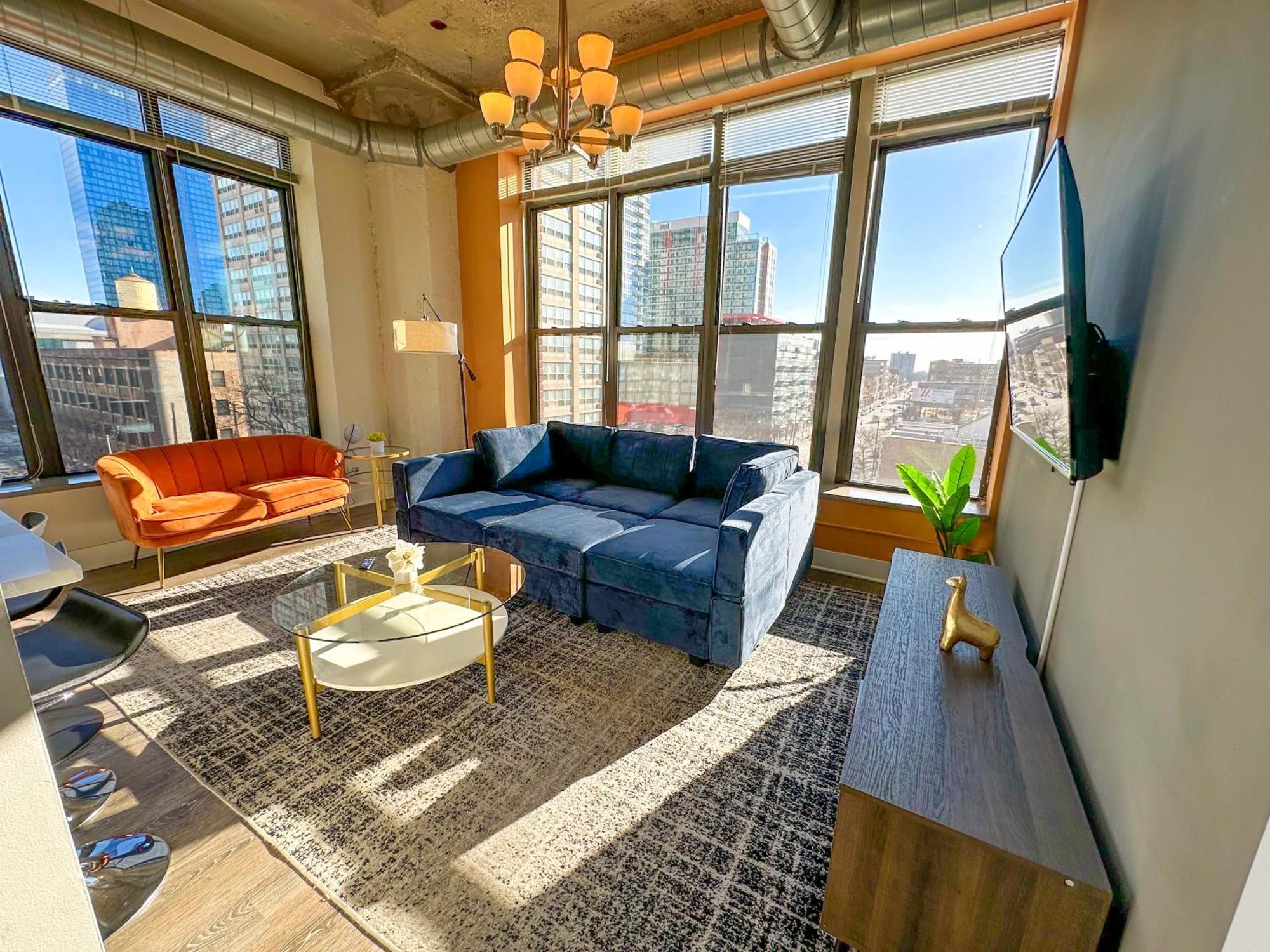 Apartment South Loop 2br Corner Unit With Natural Light, Optional Parking And Guest Access Near Downtown And Mccormick Place *