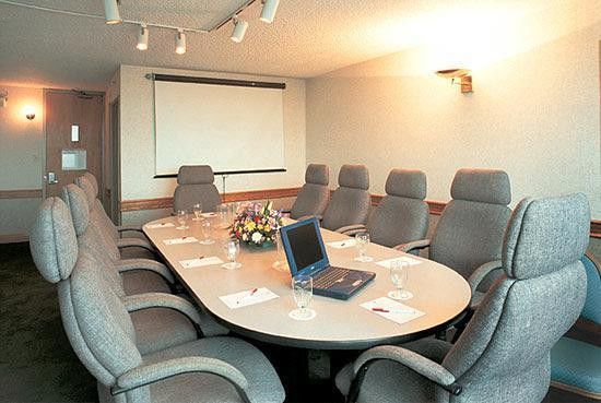 Hotel Holiday Midway Airport S By Ihg 3*