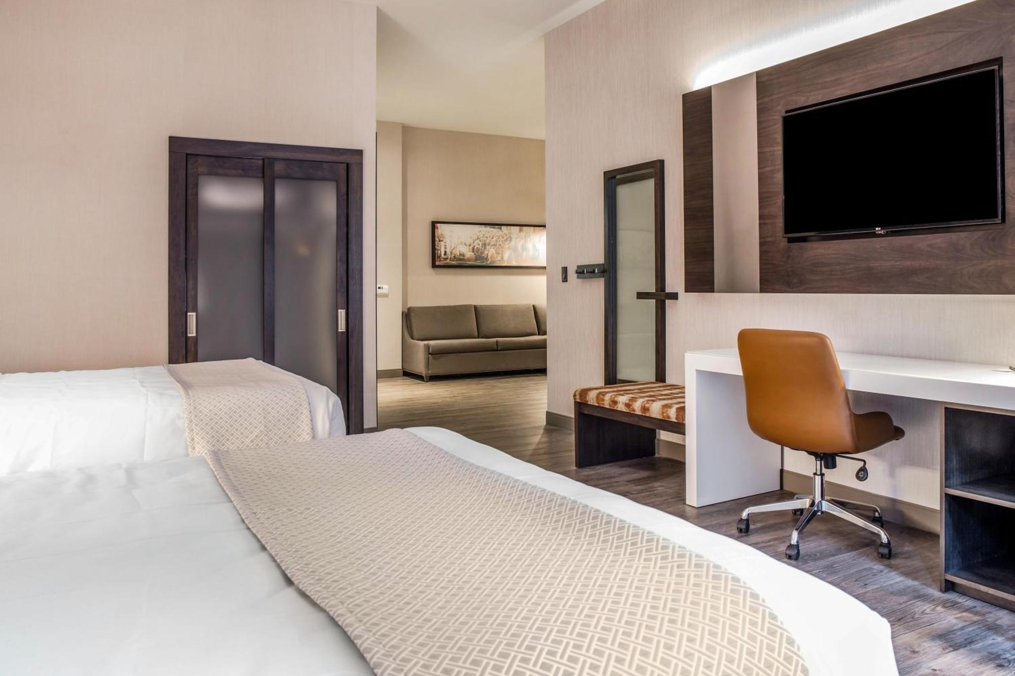 Cambria Loop - Theatre District Hotel 4*