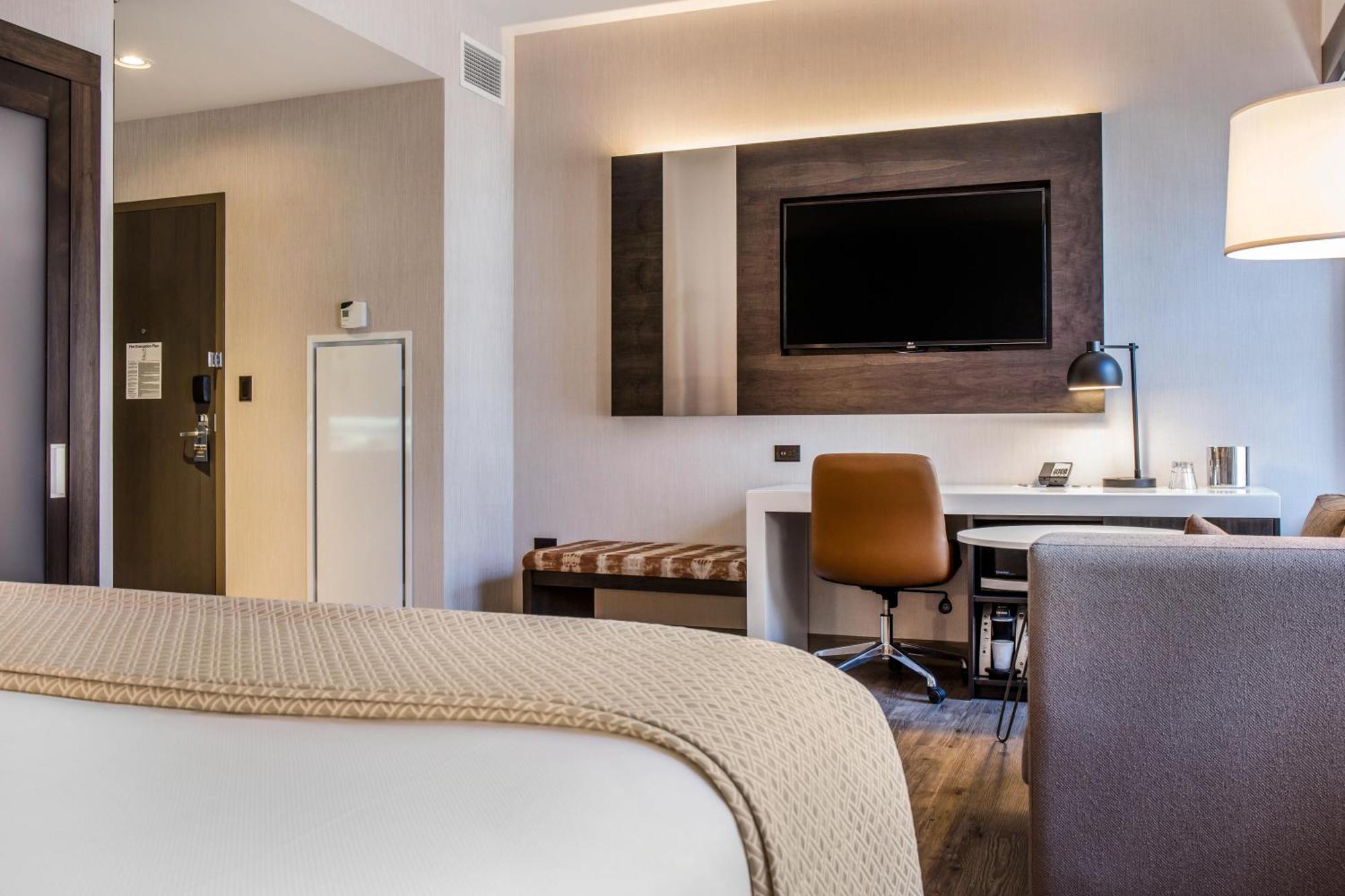 Cambria Loop - Theatre District 4* Chicago