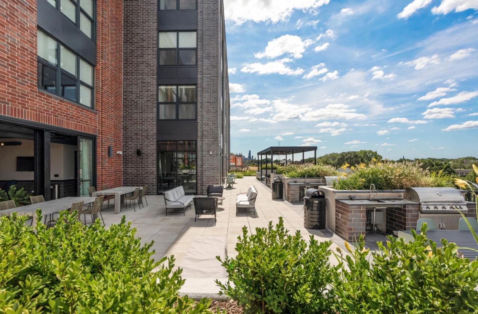Apartment Logan Square 2br W Pool Lounge Gym Nr L Chi-869 Chicago