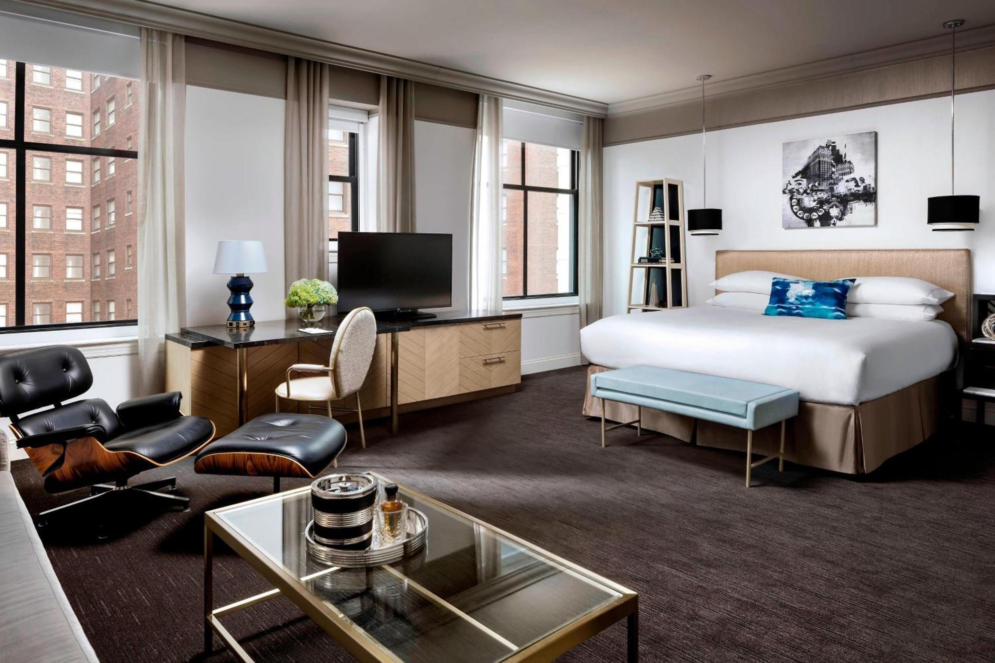 The Blackstone, Autograph Collection 4*