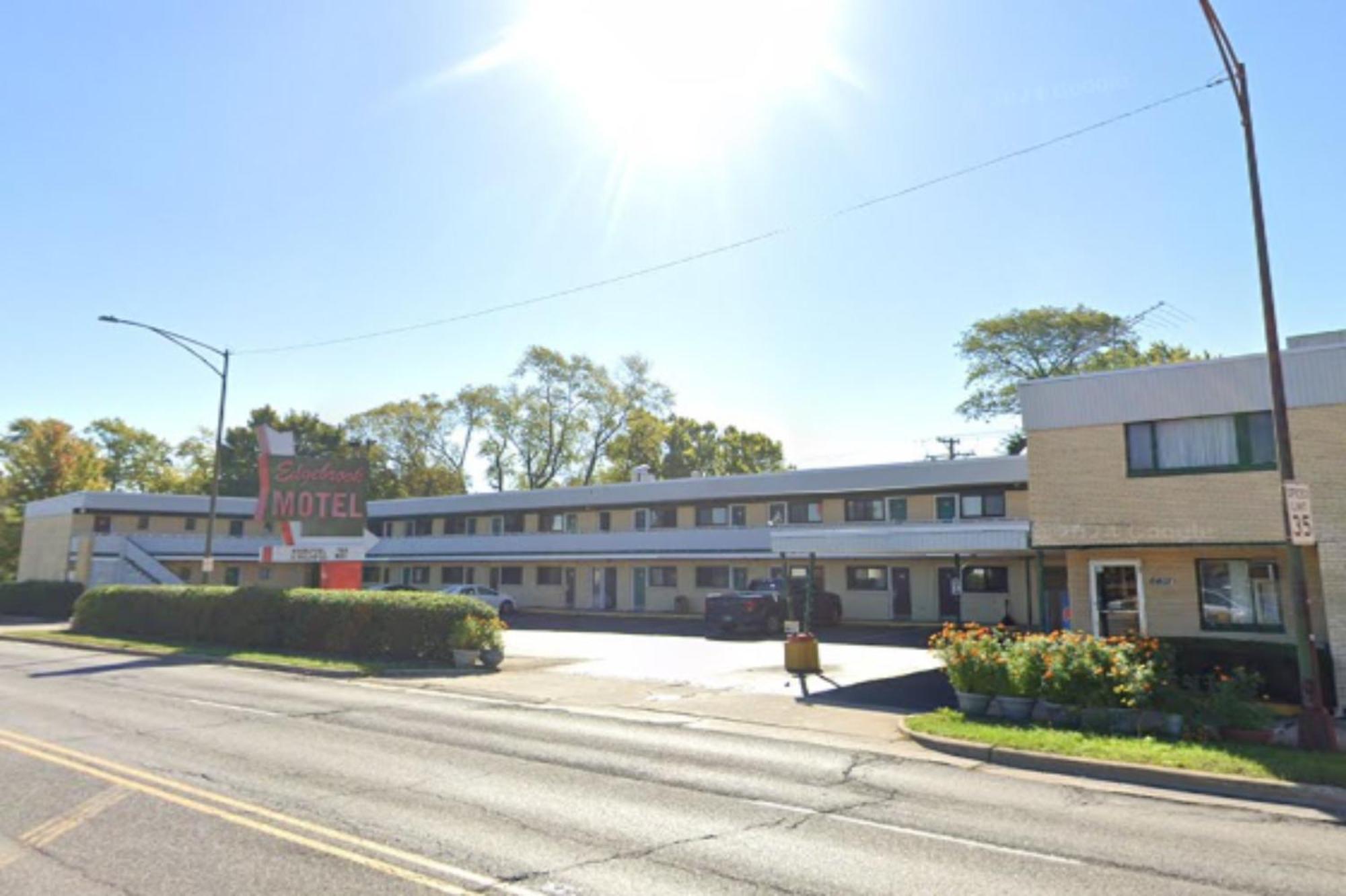 Oyo Edgebrook North Shore Hotel