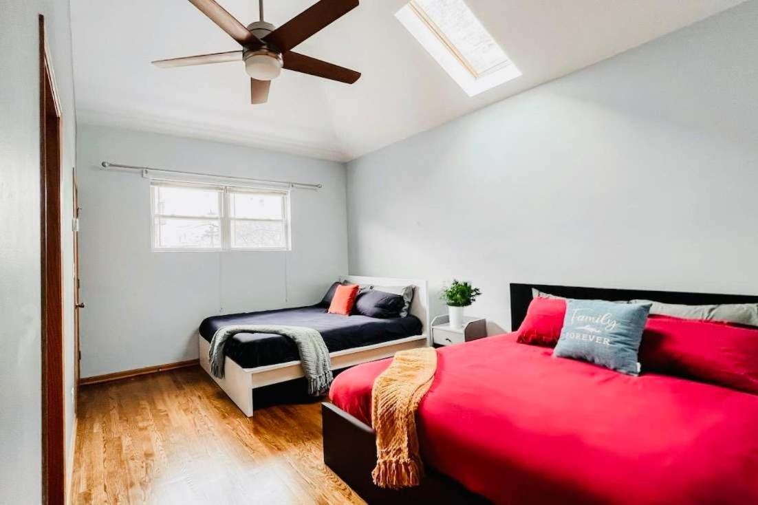 Pool Table, Pingpong, Arcade, 2-car Parking, 3 Floors! * Chicago