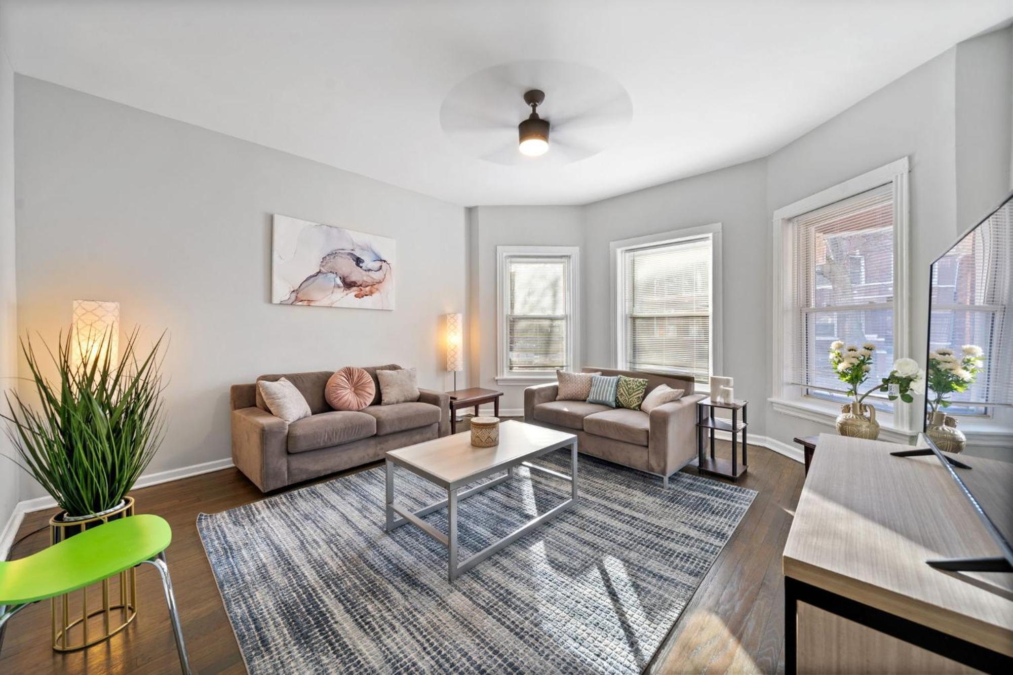 Cozy Woodlawn Retreat 1 * Chicago