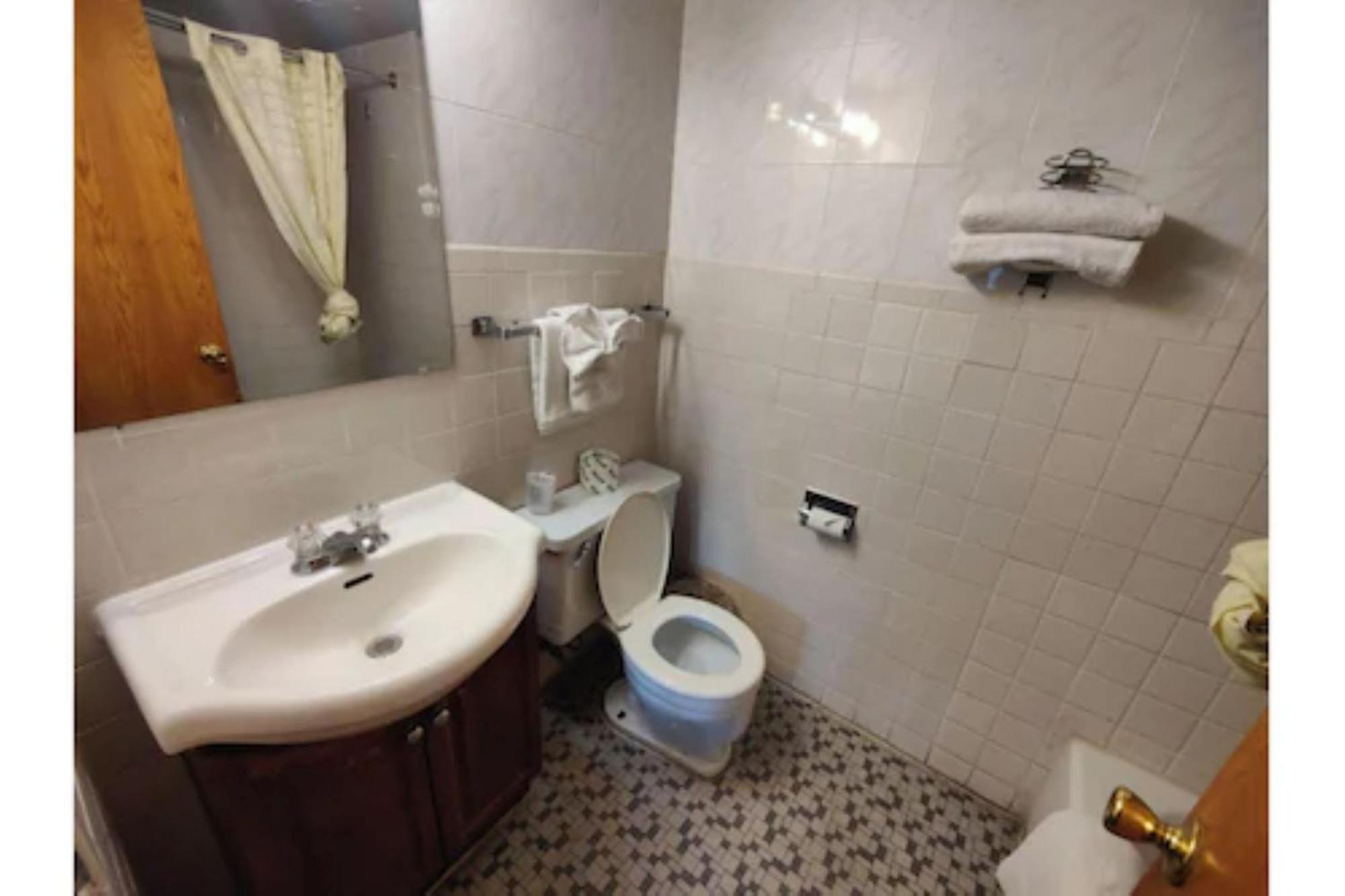 Oyo Edgebrook North Shore Hotel Chicago