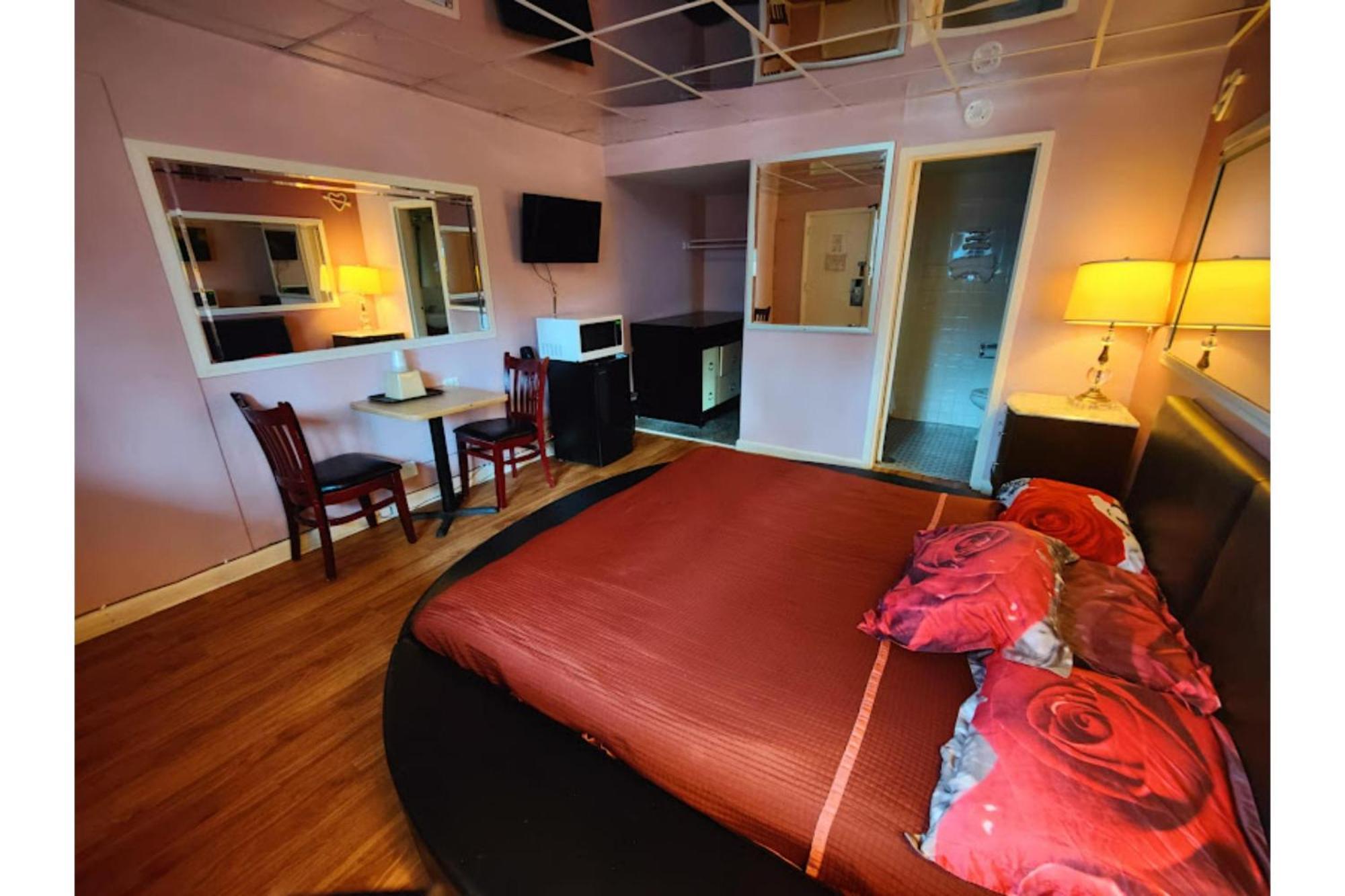 Hotel Oyo Edgebrook North Shore Chicago