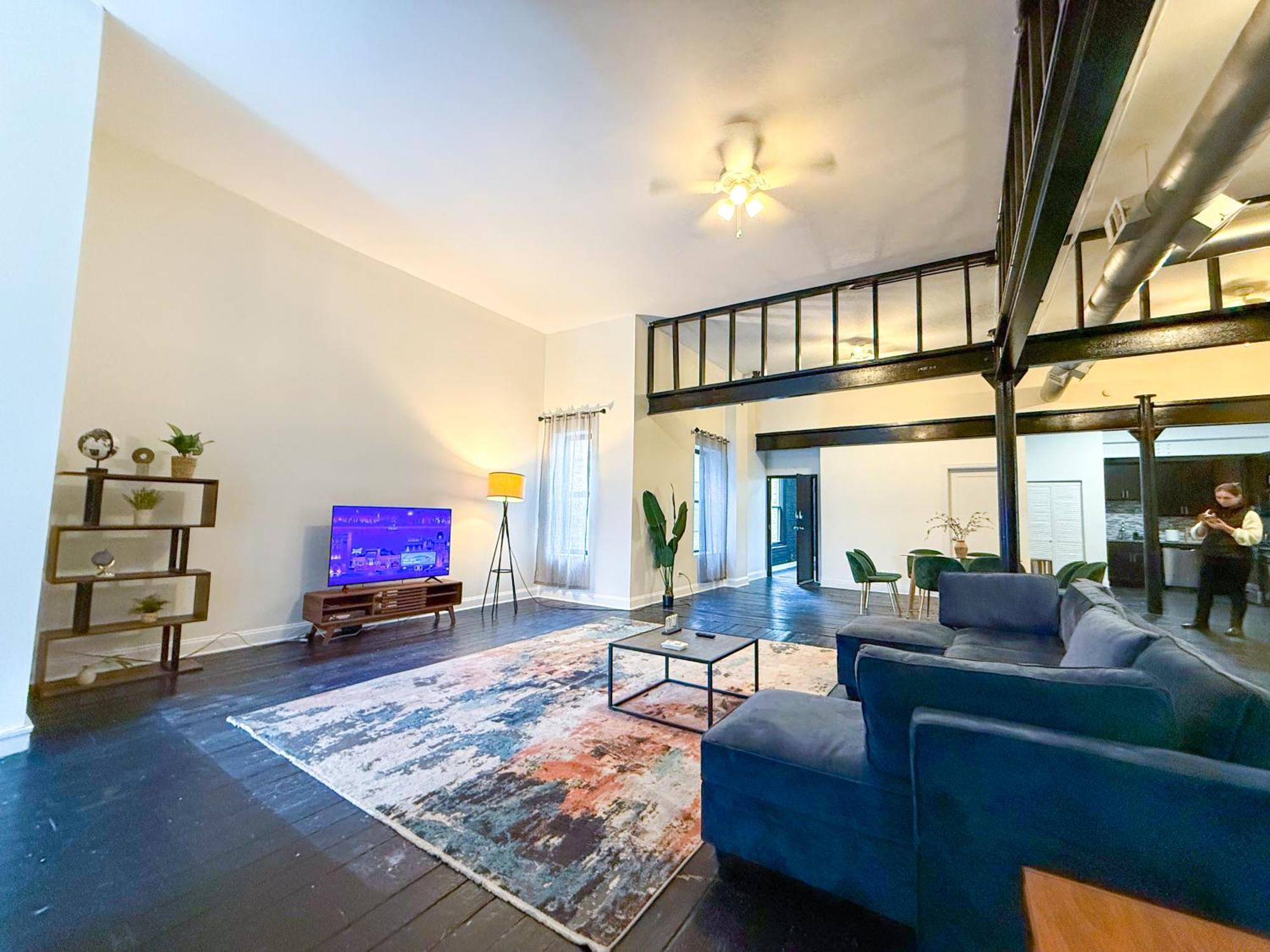 Luxury 5br South Loop With Pool Table And Optional Parking Near Mccormick Place, Field Museum And Soldier Field Apartment *