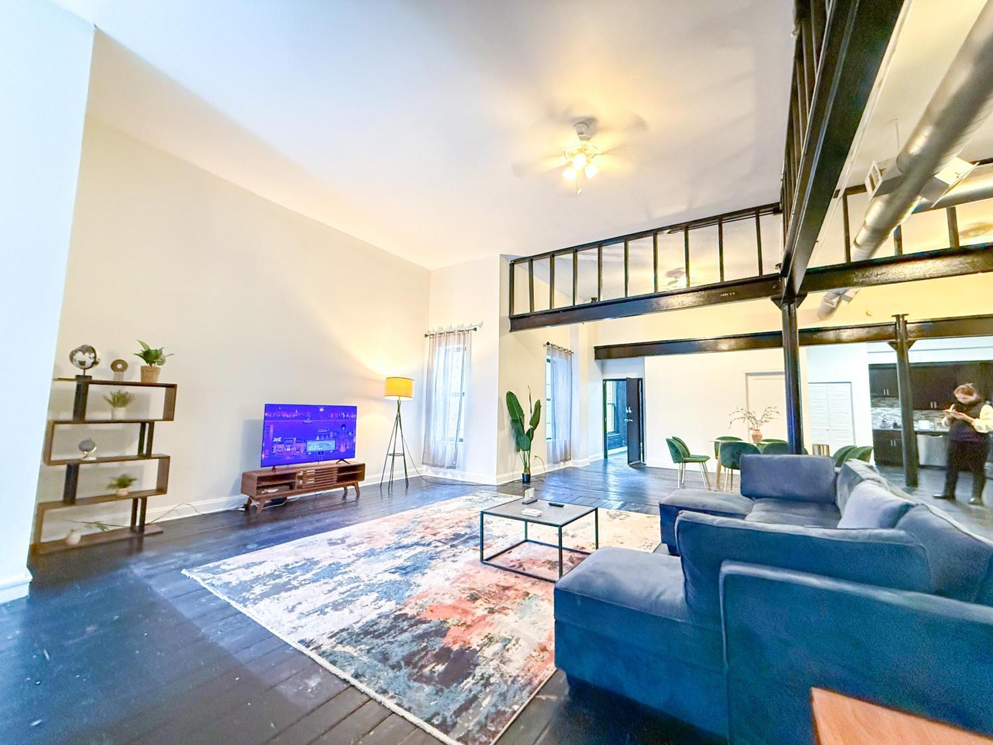 Luxury 5br South Loop With Pool Table And Optional Parking Near Mccormick Place, Field Museum And Soldier Field Apartment Chicago