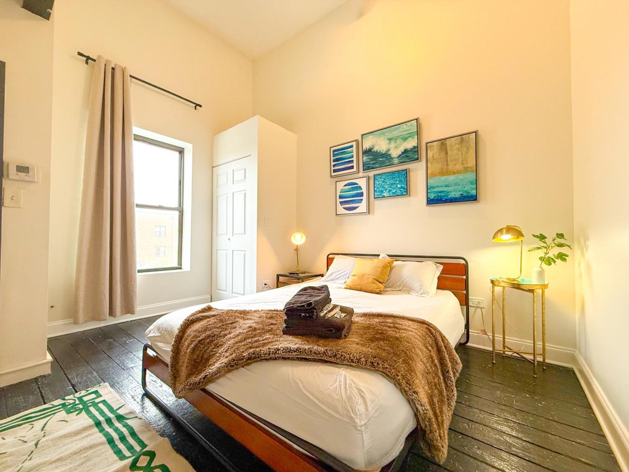 Apartment Luxury 5br South Loop With Pool Table And Optional Parking Near Mccormick Place, Field Museum And Soldier Field *